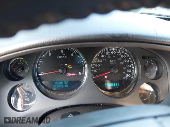 ✅ 2007 Chevrolet Suburban LT • VIN: 3GNFC16077G230369 • Lot: 41476661. Listed on IAAI with 229,676 mi. Free auction sales archive from the USA and detailed vehicle history report at DreamBid. Image 7.