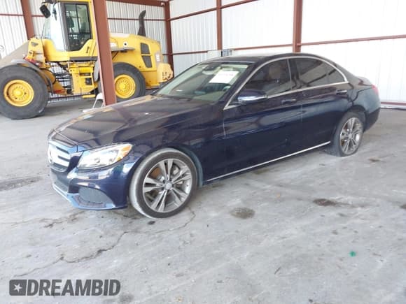 ✅ 2016 Mercedes-Benz C 300 • VIN: 55SWF4JB7GU148494 • Lot: 42554710. Wystawiony na IAAI z przebiegiem 136 882 mil. Bezpłatny archiwum sprzedaży aukcyjnych z USA i szczegółowy raport historii pojazdu na DreamBid. Zdjęcie 2.