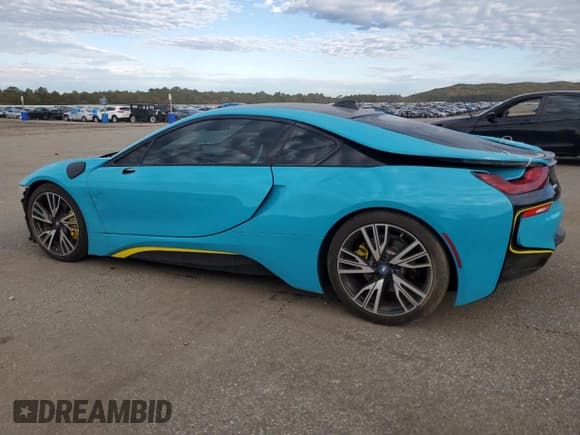 ✅ 2016 BMW i8 • VIN: WBY2Z2C52GV676222 • Лот: 72452033. Опубликован ранее на Copart с пробегом 92 988 миль. Бесплатный доступ к архиву аукционных продаж из США и подробный отчёт об истории автомобиля на DreamBid. Изображение 2.