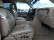 ✅ 2004 Chevrolet Silverado 2500HD LT • VIN: 1GCHK29204E327827 • Lot: 70175774. Wystawiony na Copart z przebiegiem 201 811 mil. Bezpłatny archiwum sprzedaży aukcyjnych z USA i szczegółowy raport historii pojazdu na DreamBid. Zdjęcie 7.