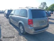 ✅ 2015 Dodge Grand Caravan SXT • VIN: 2C4RDGCG5FR733575 • Lot: 42647763. Wystawiony na IAAI z przebiegiem 279 285 mil. Bezpłatny archiwum sprzedaży aukcyjnych z USA i szczegółowy raport historii pojazdu na DreamBid. Zdjęcie 3.