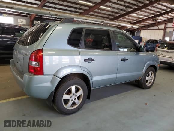2008 Hyundai Tucson GLS with VIN KM8JM12B88U910525, listed as a Copart auction lot 77830274 with 246,655 mi miles and Clean title. Bid and sale history available at DreamBid. Image 3.