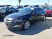 2021 Chevrolet Malibu LT z VIN 1G1ZD5ST4MF029092, wystawiony jako IAAI lot #43140843 z przebiegiem 82 605 mil mil oraz . Historia ofert i sprzedaży dostępna na DreamBid. Obrazek 2.