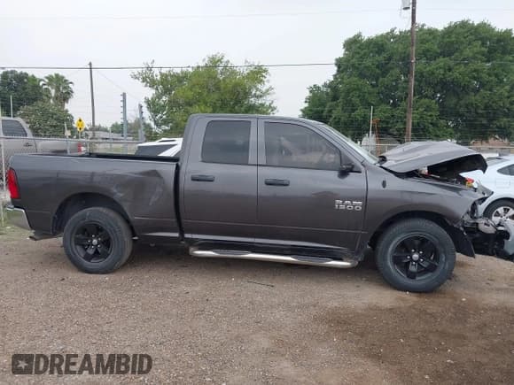 ✅ 2018 Ram 1500 Express • VIN: 1C6RR6FG6JS299169 • Lot: 42302736. Wystawiony na IAAI z przebiegiem 84 612 mil. Bezpłatny archiwum sprzedaży aukcyjnych z USA i szczegółowy raport historii pojazdu na DreamBid. Zdjęcie 14.