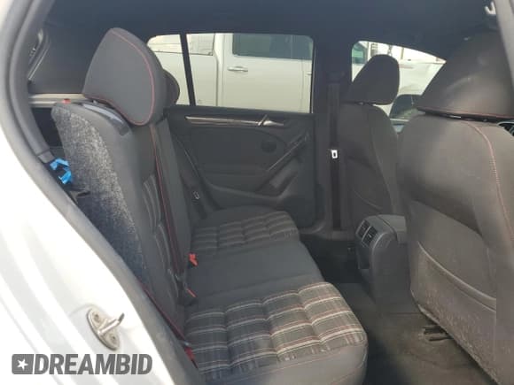 ✅ 2014 Volkswagen Golf GTI Wolfsburg Edition • VIN: WVWHD7AJ9EW007069 • Lot: 70701934. Wystawiony na Copart z przebiegiem 77 271 mil. Bezpłatny archiwum sprzedaży aukcyjnych z USA i szczegółowy raport historii pojazdu na DreamBid. Zdjęcie 10.