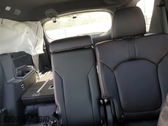 ✅ 2025 Honda Pilot Black Edition • VIN: 5FNYG1H96SB065754 • Lot: 87366985. Listed on Copart with 13,310 mi. Free auction sales archive from the USA and detailed vehicle history report at DreamBid. Image 10.