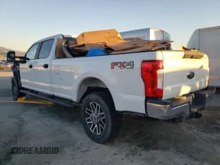✅ 2018 Ford F-350 XL • VIN: 1FT8W3B60JEB71260 • Lot: 82542103. Wystawiony na Copart z przebiegiem 122 933 mil. Bezpłatny archiwum sprzedaży aukcyjnych z USA i szczegółowy raport historii pojazdu na DreamBid. Zdjęcie 2.