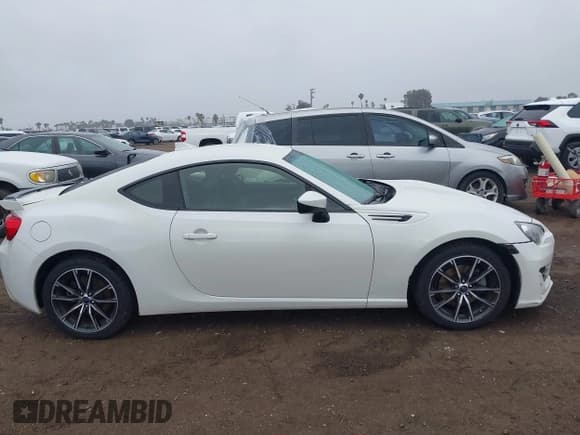 ✅ 2017 Subaru BRZ Limited • VIN: JF1ZCAC11H8603499 • Lot: 42130297. Listed on IAAI with 99,285 mi. Free auction sales archive from the USA and detailed vehicle history report at DreamBid. Image 14.
