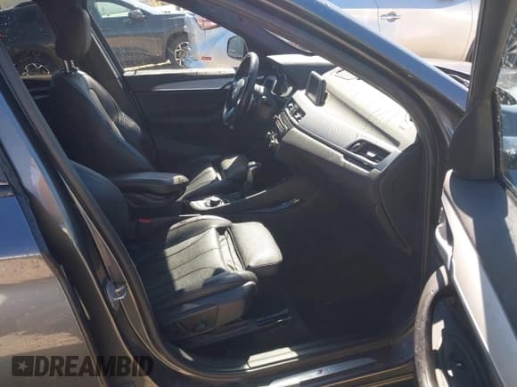 ✅ 2018 BMW X1 sDrive28i • VIN: WBXHU7C33J5H38892 • Лот: 43510586. Опубликован ранее на IAAI с пробегом 186 277 миль. Бесплатный доступ к архиву аукционных продаж из США и подробный отчёт об истории автомобиля на DreamBid. Изображение 5.