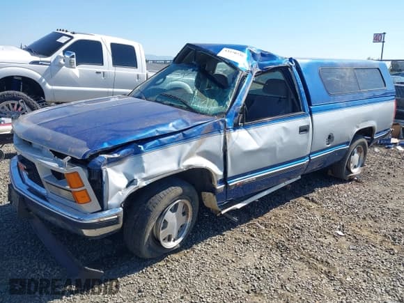 ✅ 1997 GMC Sierra 1500 • VIN: 1GTEC14RXVZ524240 • Lot: 43270736. Listed on IAAI with 91,830 mi. Free auction sales archive from the USA and detailed vehicle history report at DreamBid. Image 2.
