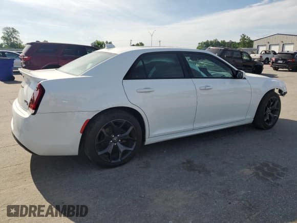 ✅ 2021 Chrysler 300 S • VIN: 2C3CCABT0MH512008 • Лот: 57463345. Опубликован ранее на Copart с пробегом 49 726 миль. Бесплатный доступ к архиву аукционных продаж из США и подробный отчёт об истории автомобиля на DreamBid. Изображение 3.