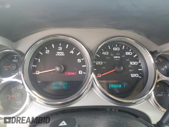 ✅ 2008 Chevrolet Silverado 2500HD 1LT • VIN: 1GCHK29K68E197574 • Lot: 52921025. Wystawiony na Copart z przebiegiem 105 066 mil. Bezpłatny archiwum sprzedaży aukcyjnych z USA i szczegółowy raport historii pojazdu na DreamBid. Zdjęcie 9.