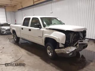 ✅ 2005 Chevrolet Silverado 2500HD LS • VIN: 1GCHK23U55F899336 • Lot: 41635266. Wystawiony na IAAI z przebiegiem 299 032 mil. Bezpłatny archiwum sprzedaży aukcyjnych z USA i szczegółowy raport historii pojazdu na DreamBid. Zdjęcie 1.