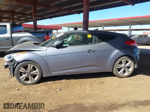 ✅ 2017 Hyundai Veloster Value Edition • VIN: KMHTC6AD9HU313914 • Лот: 43631209. Опубликован ранее на IAAI с пробегом Не указан. Бесплатный доступ к архиву аукционных продаж из США и подробный отчёт об истории автомобиля на DreamBid. Изображение 13.