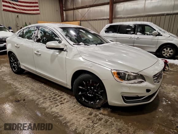 ✅ 2016 Volvo S60 T6 Drive-E Platinum • VIN: YV149MFM4F1342394 • Lot: 95929505. Listed on Copart with 256,175 mi. Free auction sales archive from the USA and detailed vehicle history report at DreamBid. Image 4.