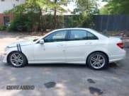 ✅ 2012 Mercedes-Benz C 300 Sport • VIN: WDDGF8BB7CR212099 • Lot: 42411121. Wystawiony na IAAI z przebiegiem 202 811 mil. Bezpłatny archiwum sprzedaży aukcyjnych z USA i szczegółowy raport historii pojazdu na DreamBid. Zdjęcie 14.