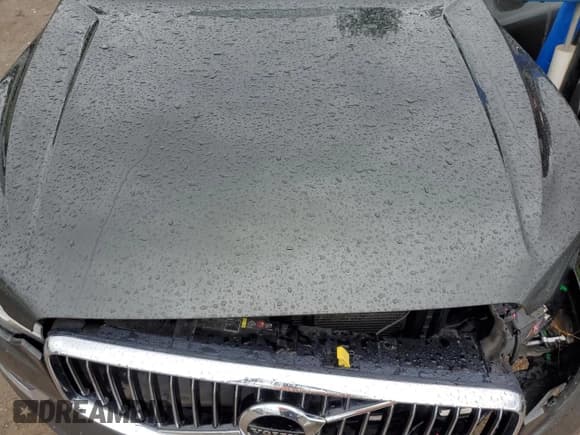 ✅ 2018 Volvo XC60 Inscription • VIN: YV4BR0DL6J1061977 • Lot: 61066925. Listed on Copart with 196,773 mi. Free auction sales archive from the USA and detailed vehicle history report at DreamBid. Image 12.