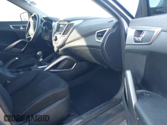 ✅ 2012 Hyundai Veloster w/Gray Int • VIN: KMHTC6AD9CU074924 • Lot: 41372570. Wystawiony na IAAI z przebiegiem 67 291 mil. Bezpłatny archiwum sprzedaży aukcyjnych z USA i szczegółowy raport historii pojazdu na DreamBid. Zdjęcie 5.