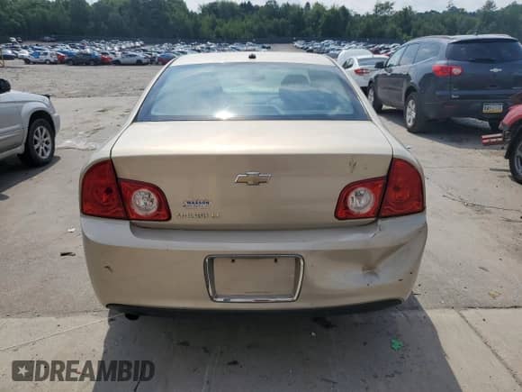 2010 Chevrolet Malibu 1LT z VIN 1G1ZC5EB9AF125902, wystawiony jako Copart lot #62219704 z przebiegiem Nie podano mil oraz Szkoda całkowita • Salvage title. Historia ofert i sprzedaży dostępna na DreamBid. Obrazek 6.