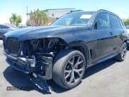 ✅ 2020 BMW X5 sDrive40i • VIN: 5UXCR4C05L9B38334 • Lot: 42537260. Wystawiony na IAAI z przebiegiem 54 703 mil. Bezpłatny archiwum sprzedaży aukcyjnych z USA i szczegółowy raport historii pojazdu na DreamBid. Zdjęcie 2.