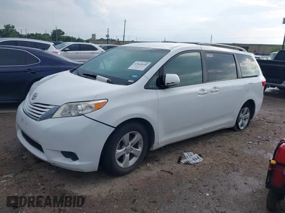 ✅ 2016 Toyota Sienna LE AAS • VIN: 5TDKK3DC1GS700982 • Lot: 43019934. Listed on IAAI with 78,300 mi. Free auction sales archive from the USA and detailed vehicle history report at DreamBid. Image 2.