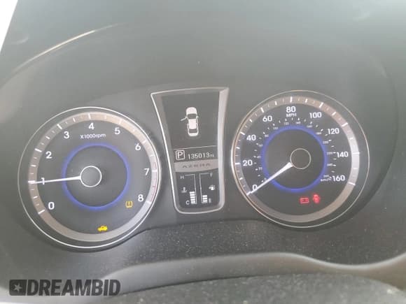 ✅ 2013 Hyundai Azera • VIN: KMHFH4JG2DA266282 • Lot: 59156175. Wystawiony na Copart z przebiegiem 135 013 mil. Bezpłatny archiwum sprzedaży aukcyjnych z USA i szczegółowy raport historii pojazdu na DreamBid. Zdjęcie 9.