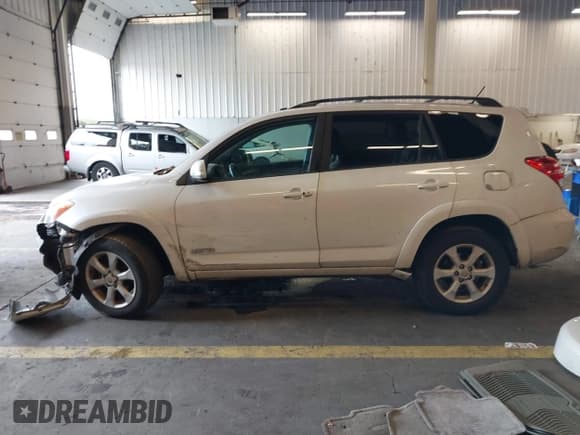 ✅ 2010 Toyota RAV4 Limited • VIN: 2T3DF4DV6AW070189 • Lot: 40824725. Listed on IAAI with 92,294 mi. Free auction sales archive from the USA and detailed vehicle history report at DreamBid. Image 15.