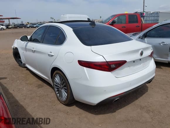 ✅ 2017 Alfa Romeo Giulia Ti • VIN: ZARFAECN5H7554526 • Лот: 41943557. Опубликован ранее на IAAI с пробегом 82 222 миль. Бесплатный доступ к архиву аукционных продаж из США и подробный отчёт об истории автомобиля на DreamBid. Изображение 3.