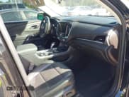 ✅ 2021 Chevrolet Traverse LT • VIN: 1GNERHKW4MJ260176 • Lot: 43343332. Wystawiony na IAAI z przebiegiem 126 672 mil. Bezpłatny archiwum sprzedaży aukcyjnych z USA i szczegółowy raport historii pojazdu na DreamBid. Zdjęcie 5.