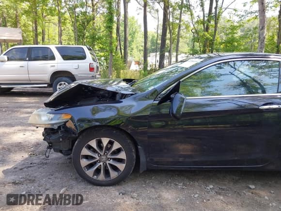 ✅ 2015 Honda Accord EX-L • VIN: 1HGCT1B84FA014212 • Лот: 42286699. Опубликован ранее на IAAI с пробегом 89 591 миль. Бесплатный доступ к архиву аукционных продаж из США и подробный отчёт об истории автомобиля на DreamBid. Изображение 20.