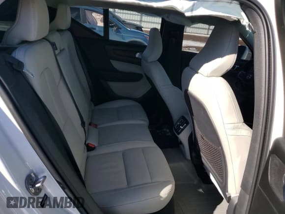 ✅ 2022 Volvo XC40 Inscription • VIN: YV4162UL7N2758140 • Лот: 43525065. Опубликован ранее на Copart с пробегом 22 637 миль. Бесплатный доступ к архиву аукционных продаж из США и подробный отчёт об истории автомобиля на DreamBid. Изображение 11.
