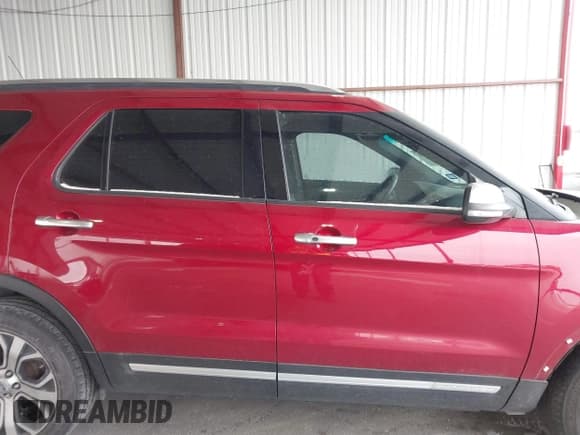 ✅ 2019 Ford Explorer Platinum • VIN: 1FM5K8HT2KGA52779 • Lot: 41622838. Wystawiony na IAAI z przebiegiem 128 555 mil. Bezpłatny archiwum sprzedaży aukcyjnych z USA i szczegółowy raport historii pojazdu na DreamBid. Zdjęcie 14.