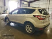 ✅ 2018 Ford Escape SE • VIN: 1FMCU9GD0JUA28062 • Лот: 90302305. Опубликован ранее на Copart с пробегом 107 890 миль. Бесплатный доступ к архиву аукционных продаж из США и подробный отчёт об истории автомобиля на DreamBid. Изображение 2.