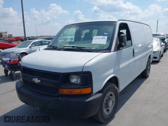 ✅ 2008 Chevrolet Express Cargo • VIN: 1GCGG25C681156400 • Лот: 43247405. Опубликован ранее на IAAI с пробегом 219 272 миль. Бесплатный доступ к архиву аукционных продаж из США и подробный отчёт об истории автомобиля на DreamBid. Изображение 2.