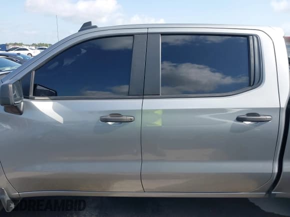 ✅ 2023 Chevrolet Silverado 1500 Custom • VIN: 1GCPABEK7PZ315806 • Lot: 42541323. Wystawiony na IAAI z przebiegiem 67 842 mil. Bezpłatny archiwum sprzedaży aukcyjnych z USA i szczegółowy raport historii pojazdu na DreamBid. Zdjęcie 14.