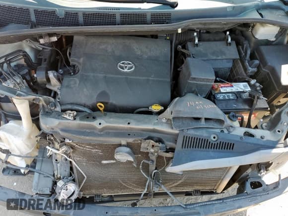 ✅ 2012 Toyota Sienna XLE • VIN: 5TDYK3DC8CS257279 • Lot: 84924515. Listed on Copart with 170,132 mi. Free auction sales archive from the USA and detailed vehicle history report at DreamBid. Image 12.