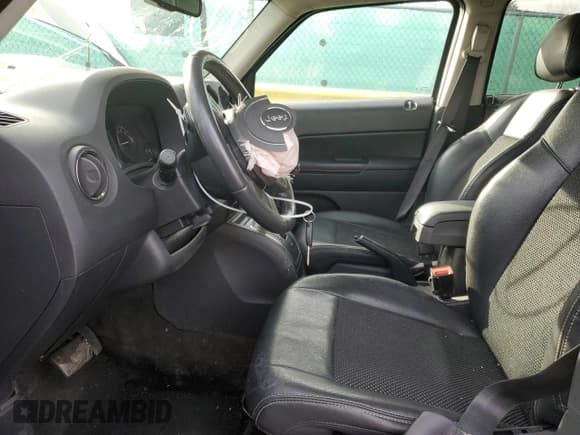 ✅ 2017 Jeep Patriot Sport SE • VIN: 1C4NJRBB3HD107313 • Lot: 51709785. Listed on Copart with 115,268 mi. Free auction sales archive from the USA and detailed vehicle history report at DreamBid. Image 7.