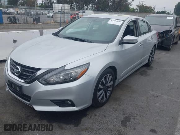 ✅ 2017 Nissan Altima SL • VIN: 1N4AL3AP6HC188886 • Lot: 42821048. Listed on IAAI with 87,805 mi. Free auction sales archive from the USA and detailed vehicle history report at DreamBid. Image 2.