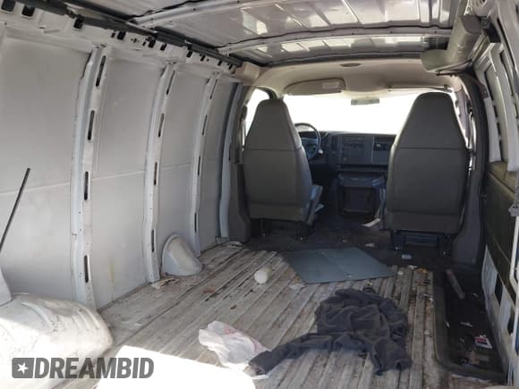 ✅ 2005 Chevrolet Express Cargo • VIN: 1GCGG25V551234534 • Лот: 42930433. Опубликован ранее на IAAI с пробегом 42 013 миль. Бесплатный доступ к архиву аукционных продаж из США и подробный отчёт об истории автомобиля на DreamBid. Изображение 8.