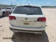 ✅ 2019 Volkswagen Atlas SE • VIN: 1V2WR2CAXKC541282 • Lot: 42522989. Wystawiony na IAAI z przebiegiem 119 422 mil. Bezpłatny archiwum sprzedaży aukcyjnych z USA i szczegółowy raport historii pojazdu na DreamBid. Zdjęcie 16.