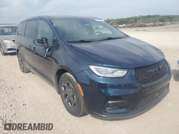 ✅ 2022 Chrysler Pacifica Hybrid Touring L • VIN: 2C4RC1L78NR193198 • Лот: 81940005. Опубликован ранее на Copart с пробегом 193 332 миль. Бесплатный доступ к архиву аукционных продаж из США и подробный отчёт об истории автомобиля на DreamBid. Изображение 4.