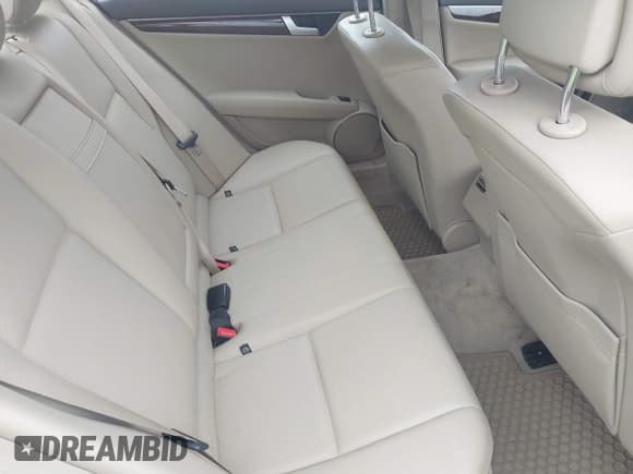 ✅ 2012 Mercedes-Benz C 300 Sport • VIN: WDDGF8BB4CR214277 • Lot: 42421222. Listed on IAAI with 92,523 mi. Free auction sales archive from the USA and detailed vehicle history report at DreamBid. Image 8.
