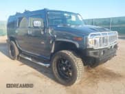 ✅ 2005 Hummer H2 SUV • VIN: 5GRGN23U15H105311 • Лот: 43207652. Опубликован ранее на IAAI с пробегом Не указан. Бесплатный доступ к архиву аукционных продаж из США и подробный отчёт об истории автомобиля на DreamBid. Изображение 1.