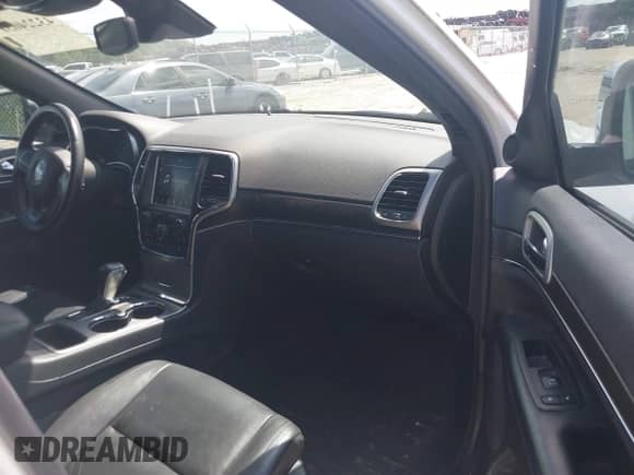 2018 Jeep Grand Cherokee Limited z VIN 1C4RJEBG7JC397430, wystawiony jako IAAI lot #43224051 z przebiegiem 160 342 mil mil oraz . Historia ofert i sprzedaży dostępna na DreamBid. Obrazek 5.