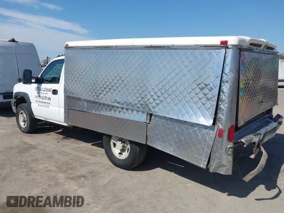 ✅ 2007 Chevrolet Silverado 2500HD • VIN: 1GBHK24U87E156598 • Лот: 40011047. Опубликован ранее на IAAI с пробегом 329 806 миль. Бесплатный доступ к архиву аукционных продаж из США и подробный отчёт об истории автомобиля на DreamBid. Изображение 3.