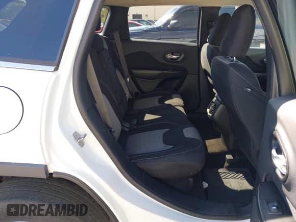 ✅ 2014 Jeep Cherokee Latitude • VIN: 1C4PJMCS5EW128304 • Lot: 43602123. Wystawiony na IAAI z przebiegiem 136 262 mil. Bezpłatny archiwum sprzedaży aukcyjnych z USA i szczegółowy raport historii pojazdu na DreamBid. Zdjęcie 8.