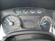 ✅ 2013 Ford F-150 XL • VIN: 1FTMF1CM5DKF27921 • Lot: 93141745. Wystawiony na Copart z przebiegiem 99 146 mil. Bezpłatny archiwum sprzedaży aukcyjnych z USA i szczegółowy raport historii pojazdu na DreamBid. Zdjęcie 9.