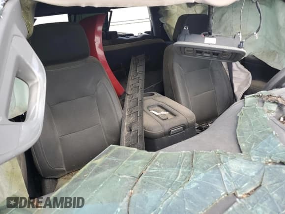 ✅ 2020 Chevrolet Silverado 2500HD LTZ • VIN: 1GC4YPEY9LF145962 • Lot: 91940945. Wystawiony na Copart z przebiegiem Nie podano. Bezpłatny archiwum sprzedaży aukcyjnych z USA i szczegółowy raport historii pojazdu na DreamBid. Zdjęcie 8.