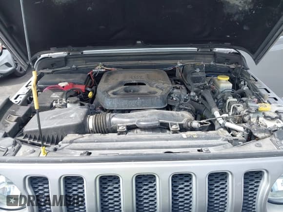 ✅ 2019 Jeep Wrangler Unlimited Sahara • VIN: 1C4HJXEN0KW596045 • Lot: 43175137. Wystawiony na IAAI z przebiegiem 88 817 mil. Bezpłatny archiwum sprzedaży aukcyjnych z USA i szczegółowy raport historii pojazdu na DreamBid. Zdjęcie 10.