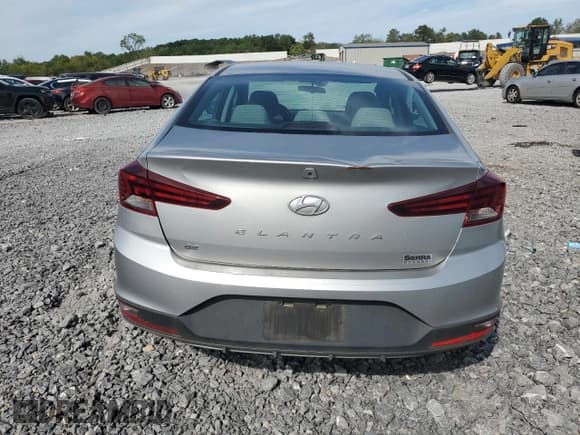 ✅ 2020 Hyundai Elantra SE • VIN: 5NPD74LF9LH608272 • Лот: 70385225. Опубликован ранее на Copart с пробегом 83 555 миль. Бесплатный доступ к архиву аукционных продаж из США и подробный отчёт об истории автомобиля на DreamBid. Изображение 6.
